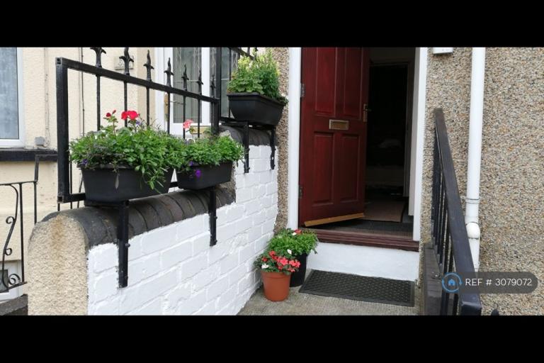 1 bedroom flat in Fairoak Avenue, Newport, NP19 (1 bed) (#3079072)