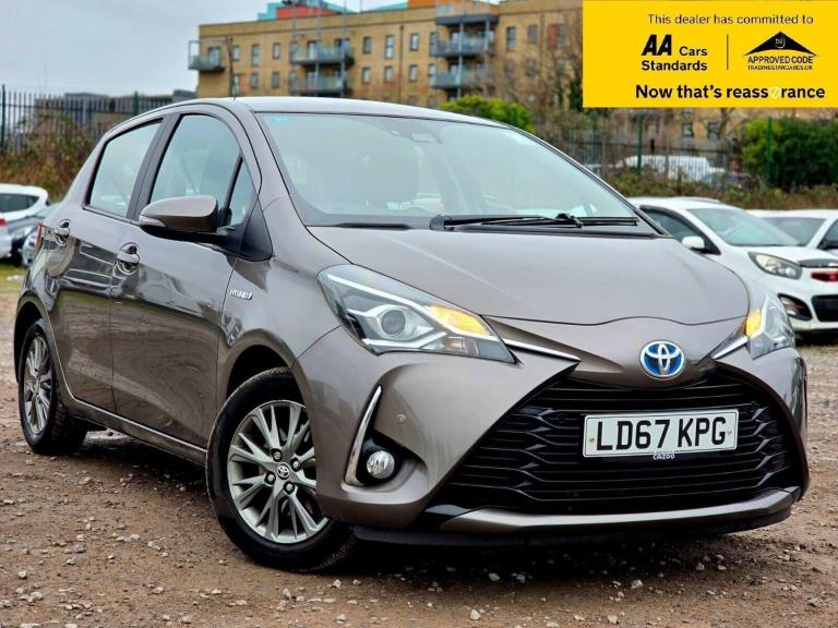 2017 Toyota Yaris 1.5 VVT-h Icon Tech Hatchback 5dr Petrol Hybrid E-CVT Euro 6 (s/s) (100 ps) Hat...
