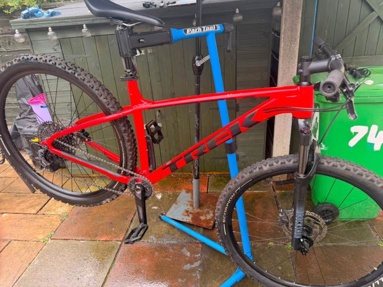 Trek x calibre 8 mountain bike