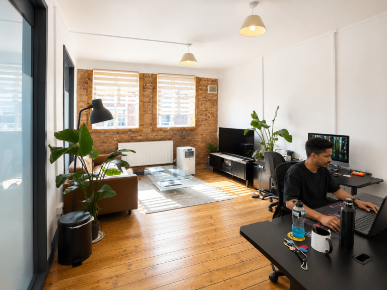 Office | Creative Space | Beauty Room | Workspace to Rent In Mile End East London E3