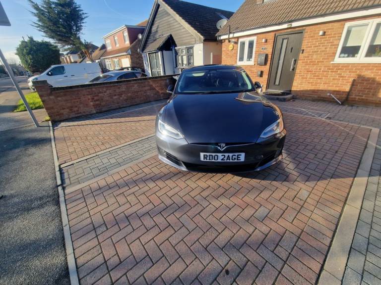 TESLA Model S 75 (2017) with Enhanced Autopilot Free