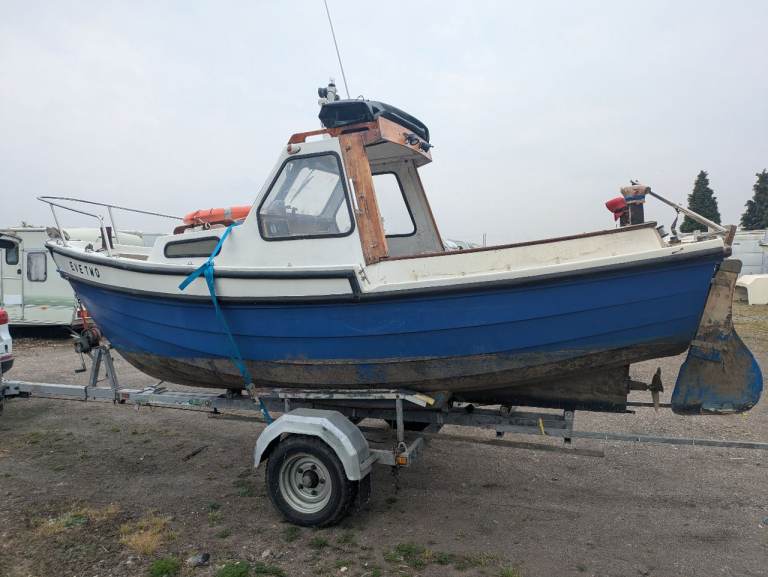 19ft Sea Fishing Boat & Brake-back Trailer