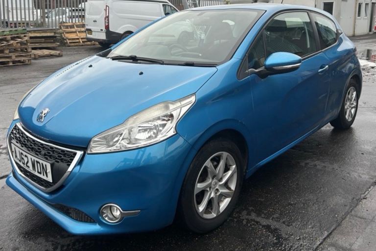 Peugeot, 208, Hatchback, 2013, Manual, 1397 (cc), 3 doors