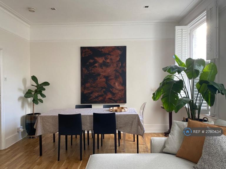 3 bedroom flat in Ashleigh Road, London, SW14 (3 bed) (#2780434)