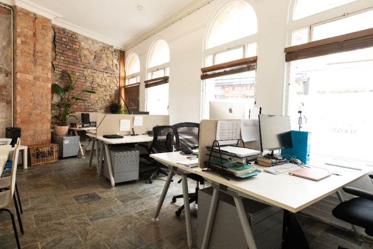 Ground Floor Office / Studio with Large Windows – Old City Bristol