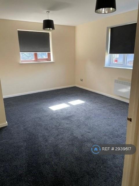 2 bedroom flat in Stagshaw Drive, Peterborough, PE2 (2 bed) (#2939617)