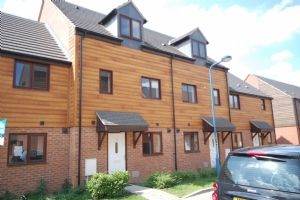 Large Top-Floor Double Room – Broughton, Milton Keynes
