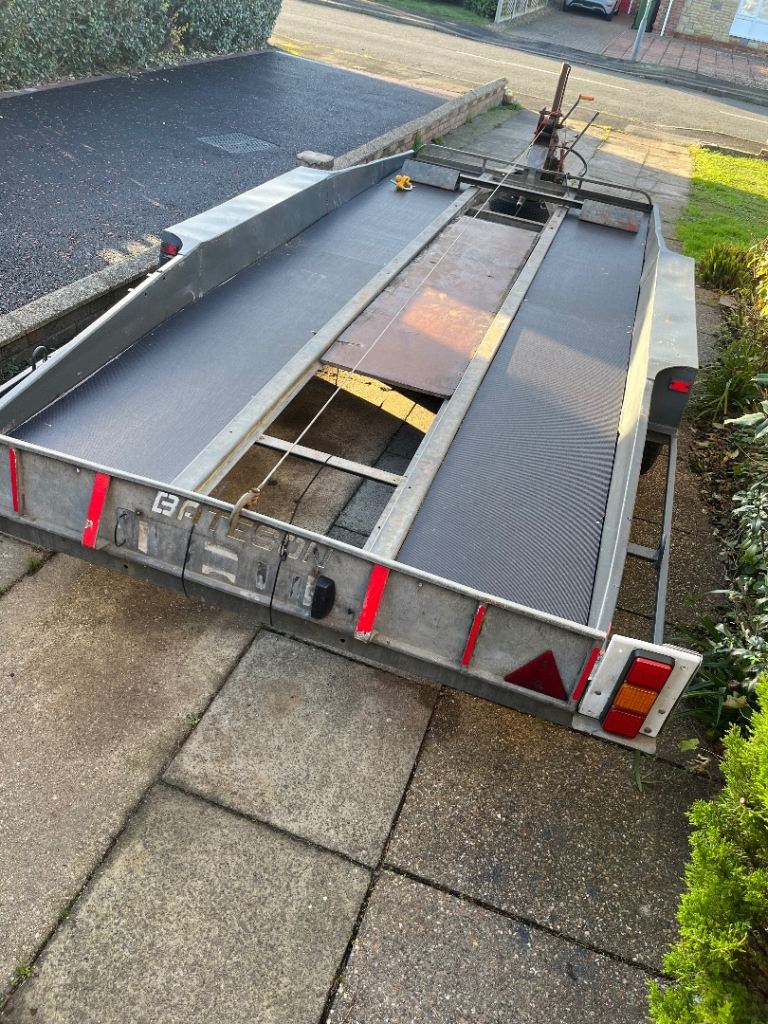 Car trailer tilt bed
