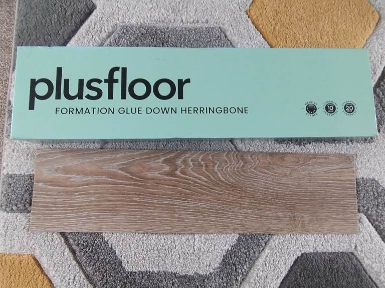 Luxury vinyl tiles X4 boxes 