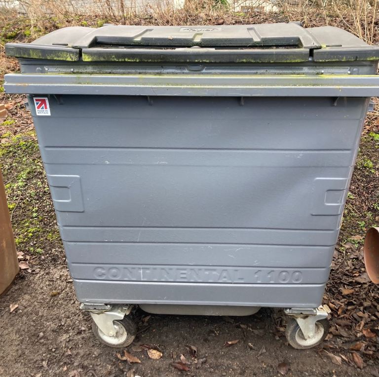 Large wheelie bin