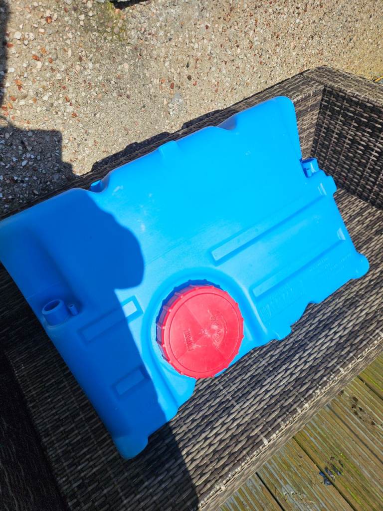 Fiamma water tank 70l