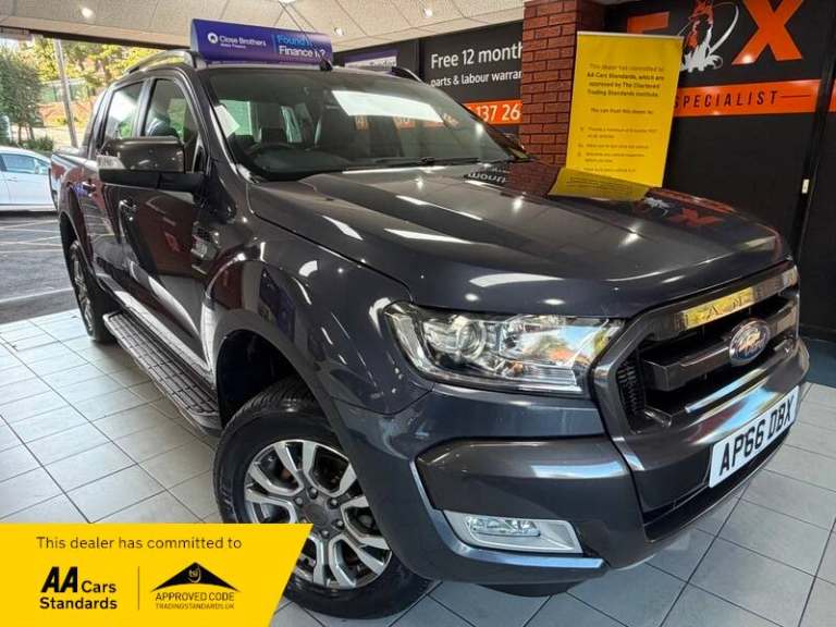 2017,66 reg Ford Ranger 3.2 Tdci Wildtrak auto, Mountain Top rear roller cover.