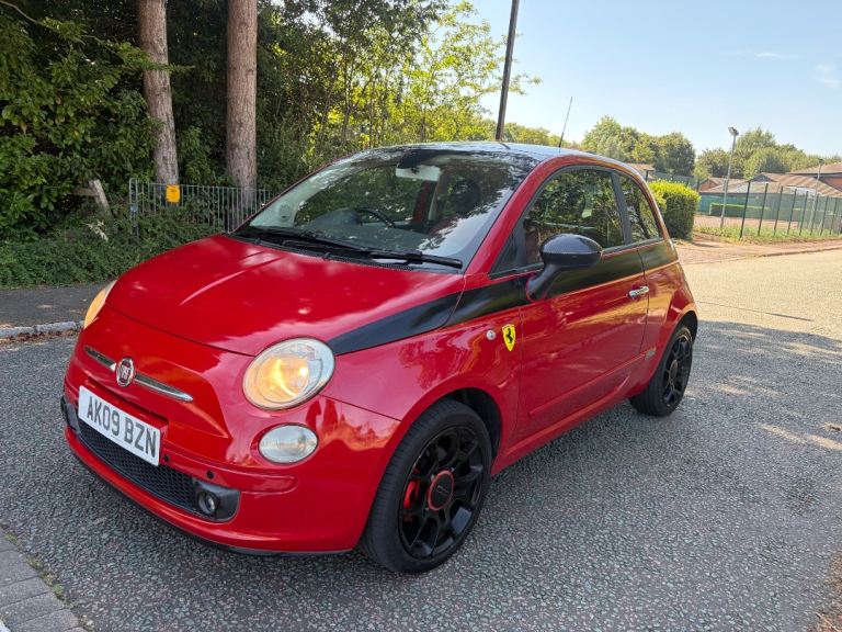FIAT 500 AUTOMATIC FERRARI INSPIRED 1 of 1 LOW MILES WITH WARRANTY LIKE NEW