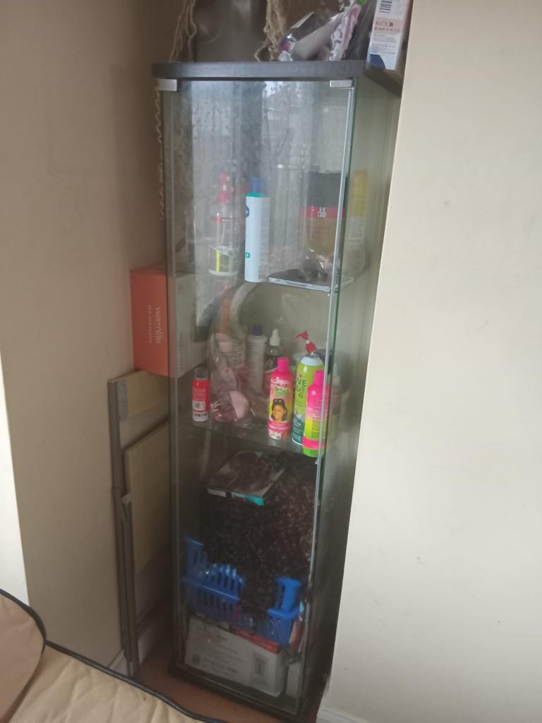 Glass display cabinet 