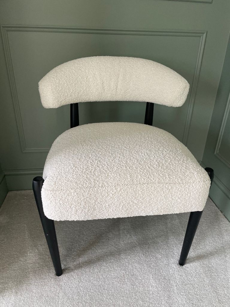 8x Next white boucle chairs 