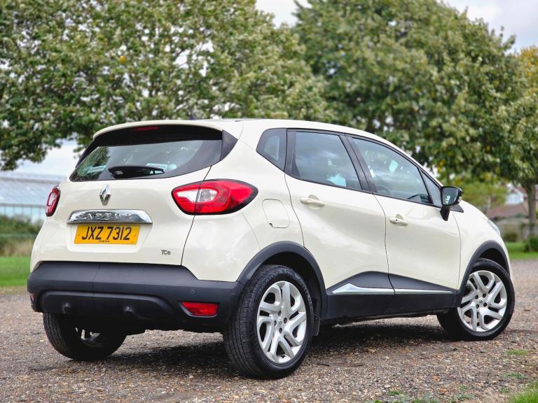 2016 Renault Captur 1.2 TCe ENERGY Dynamique Nav Auto Euro 6 (s/s) 5dr HATCHBACK Petrol Automatic