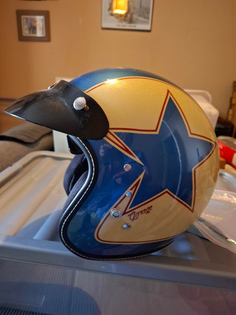Crash helmet 