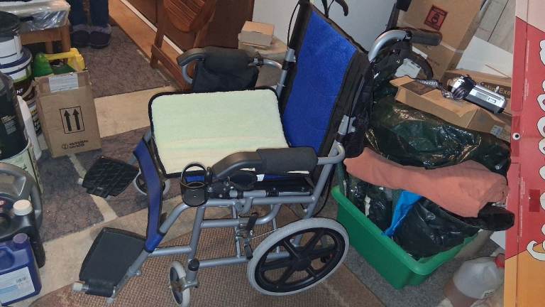 Lightweight wheelchair