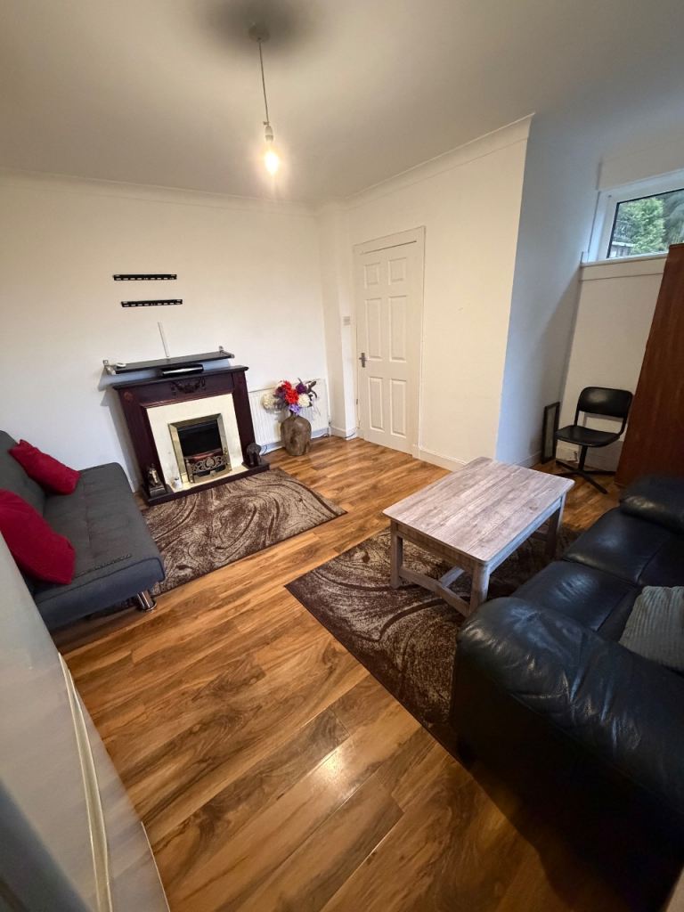 1 bedroom house BEARSDEN, NO COUNCIL TAX!!