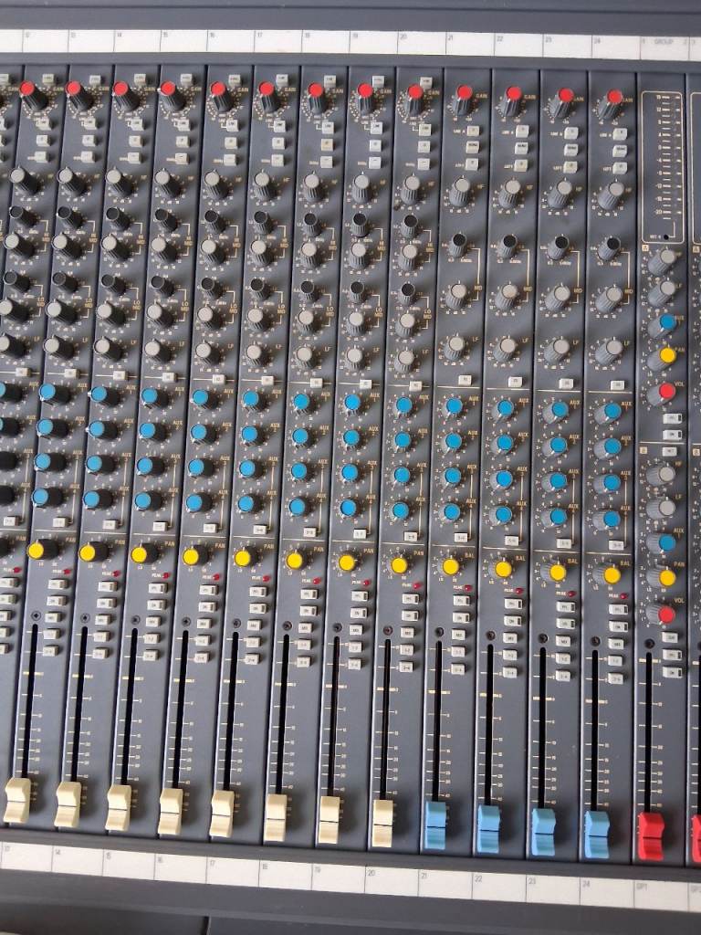soundcraft mixer