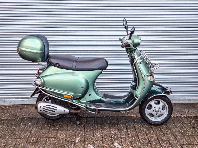 Piaggio Vespa ET4 125
