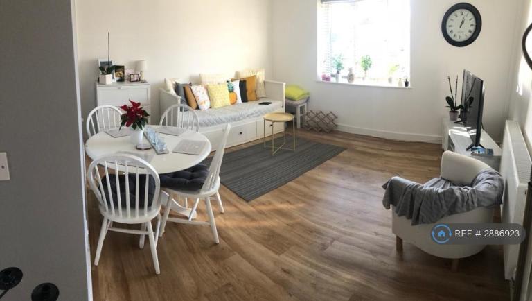 1 bedroom flat in Simran House, Shinfield, RG2 (1 bed) (#2886923)