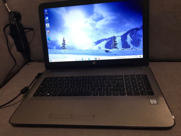 HP 15.6" laptop Intel Core i5- 8GB ram 1TB HDD Windows 10