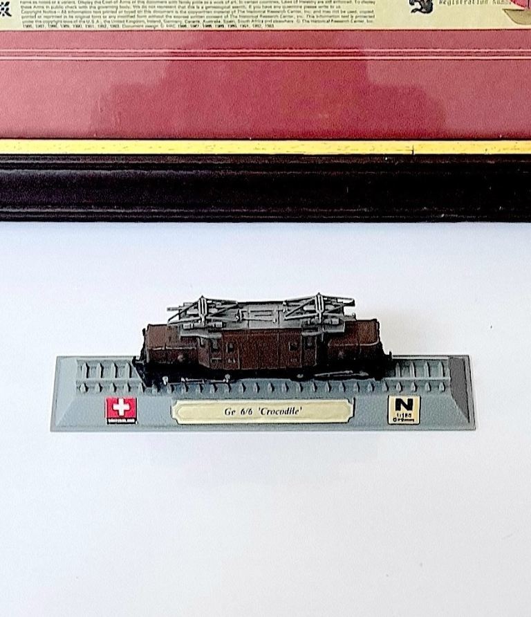 MODEL LOCOMOTIVE on a PLINTH - SWISS CROCODILE ELECTRIC
