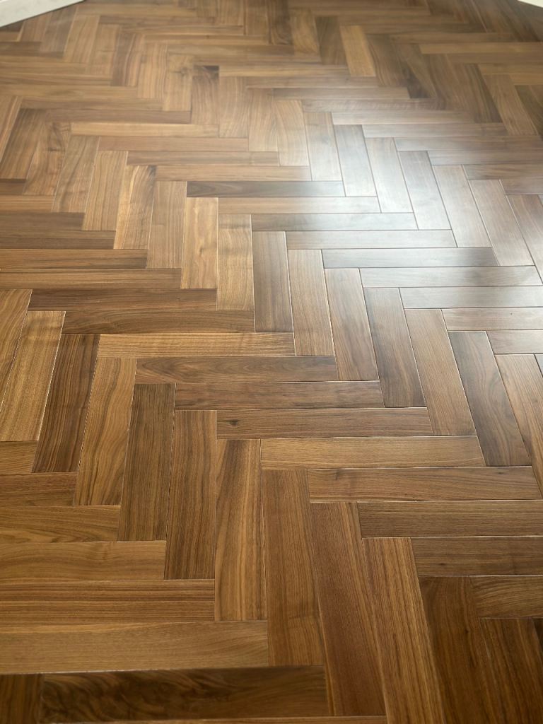 Laminate Herringbone Vinyl Flooring FITTER handyman Full house Renovation 