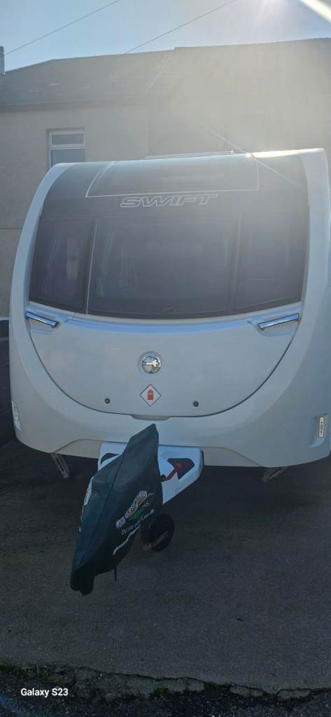 Swift Celebrate QEW 2022 6 berth twin axle. Exc condition