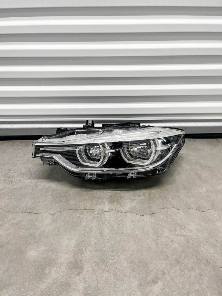 GENUINE BMW F30 F31 LED HEADLIGHTS PASSENGER SIDE