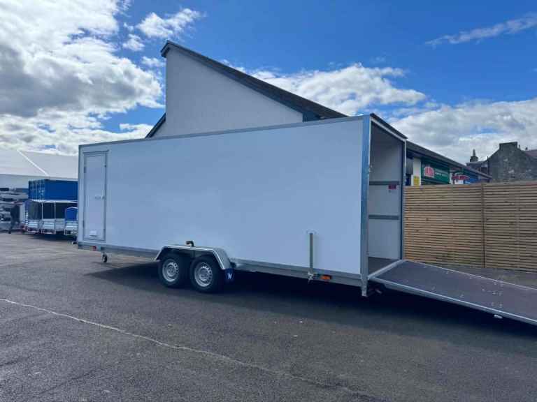 BRAND NEW NIEWIADOW 6M x 2M x 2M TWIN AXLE BOX TRAILER WITH RAMP AND SIDE DOOR 2700KG BRAKED