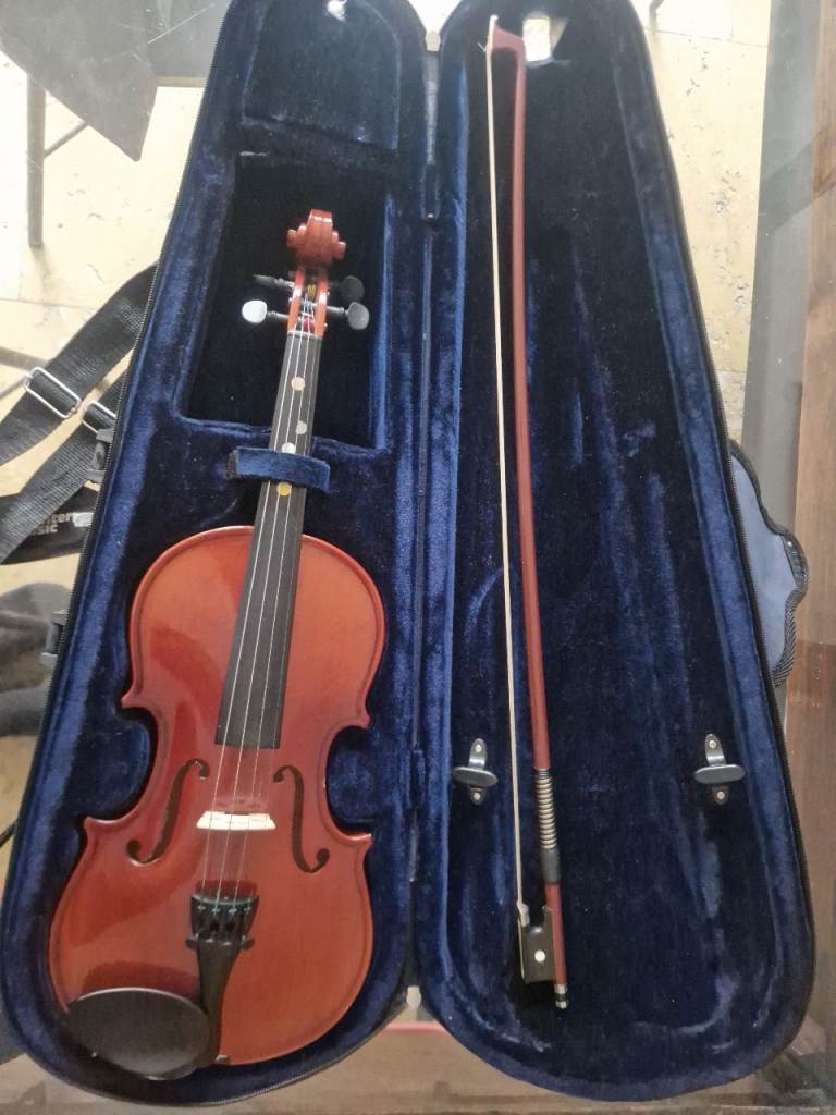 1/8 size violin with bow and case