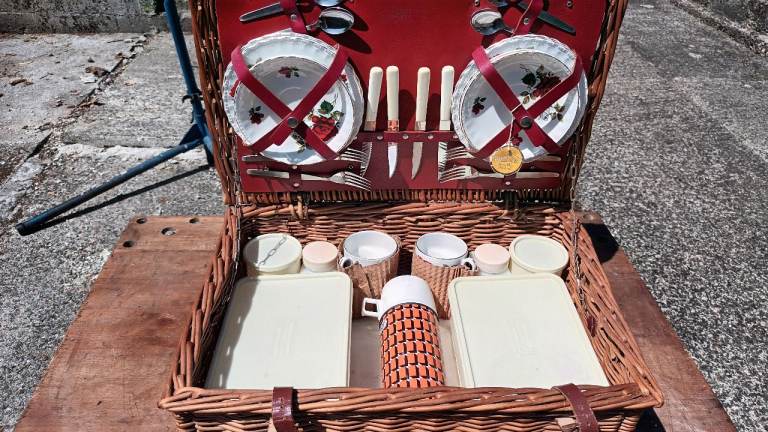 Vintage Brexton Four Place Picnic Hamper