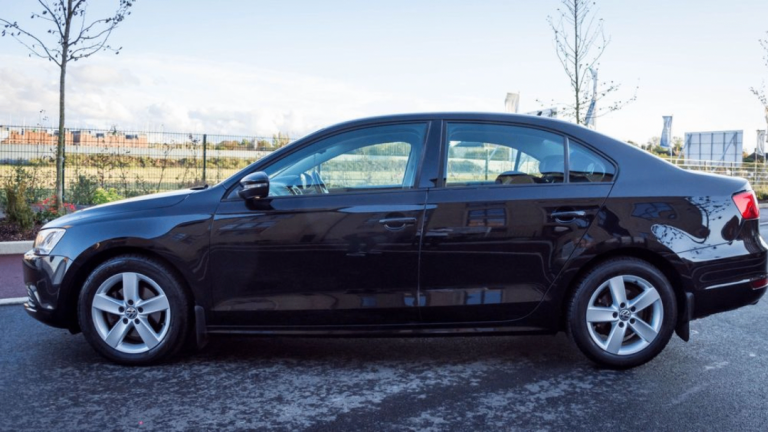 Volkswagen, JETTA, Saloon, 2012, Manual, 1390 (cc), 4 doors