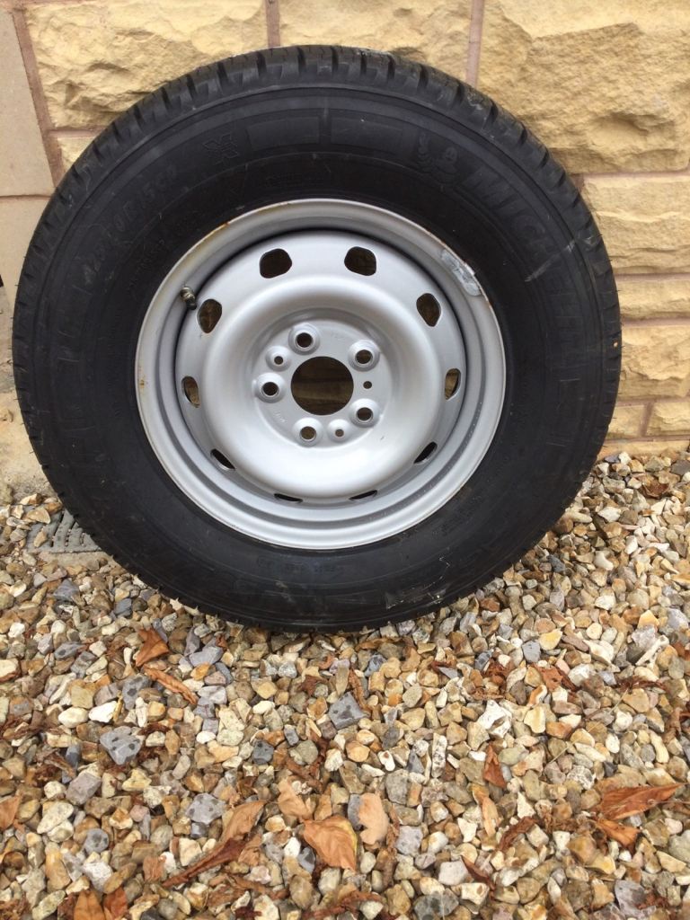 Spare wheel and wheel clamp