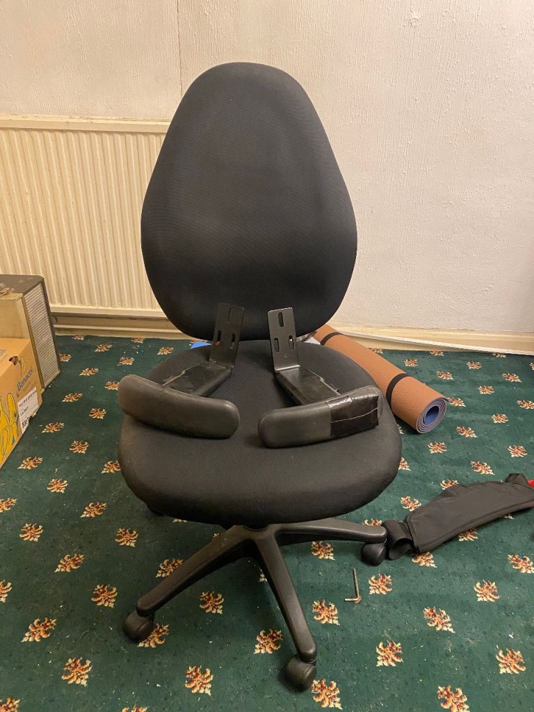Black Office Chair with Armrests – Good Condition - free to collect