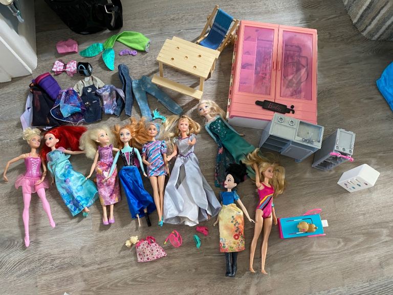 Job lot Barbies, Enchantimals and Harry Potter Dolls 