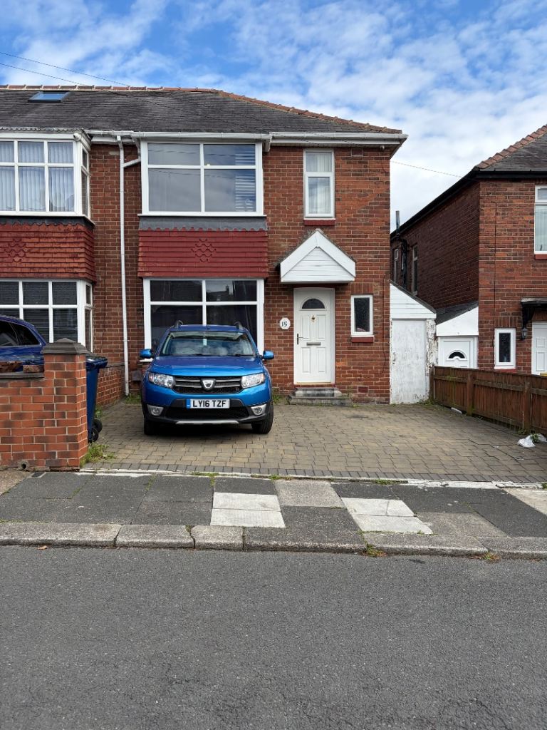 3 bedroom house NE4 