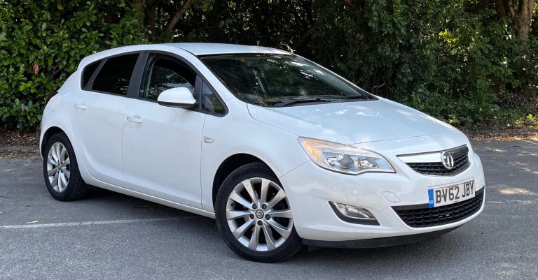 Vauxhall, ASTRA, Hatchback, 2012, Manual, 1686 (cc), 5 doors