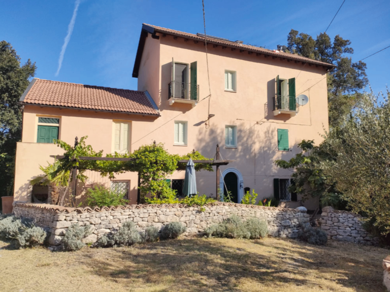 Spread the balance over 10 years - Luxury villa in Abruzzo, Italy