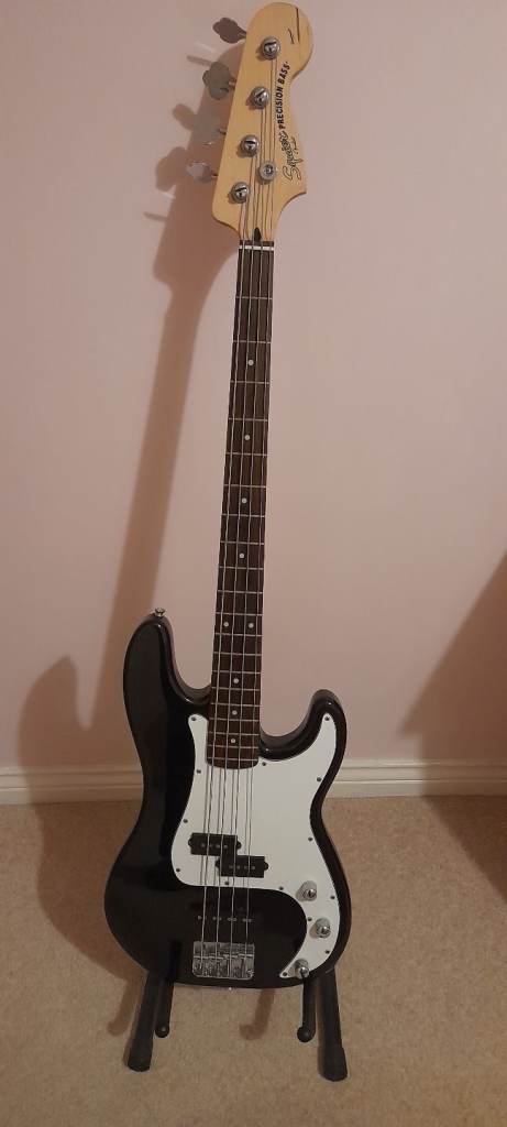 Squier Standard P-Bass Special Bass Guitar.Mint Condition.