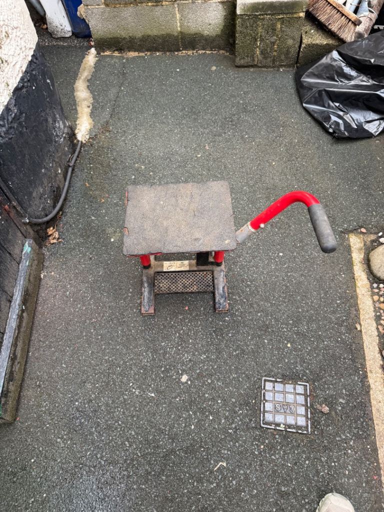 Motorbike stand and ramp