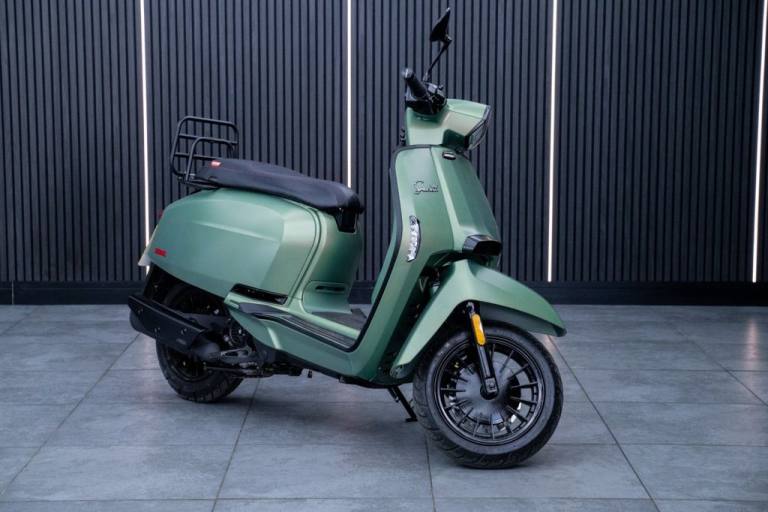 2024 Lambretta V50 Special 50 Moped Petrol CVT Euro 5 (2 ps) Moped Petrol Automatic
