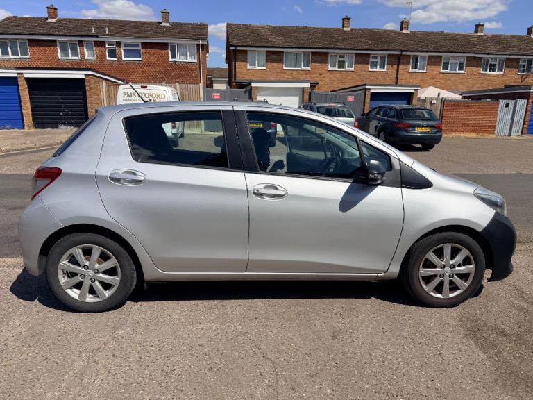 Toyota, YARIS, Hatchback, 2011, Manual, 1329 (cc), 5 doors