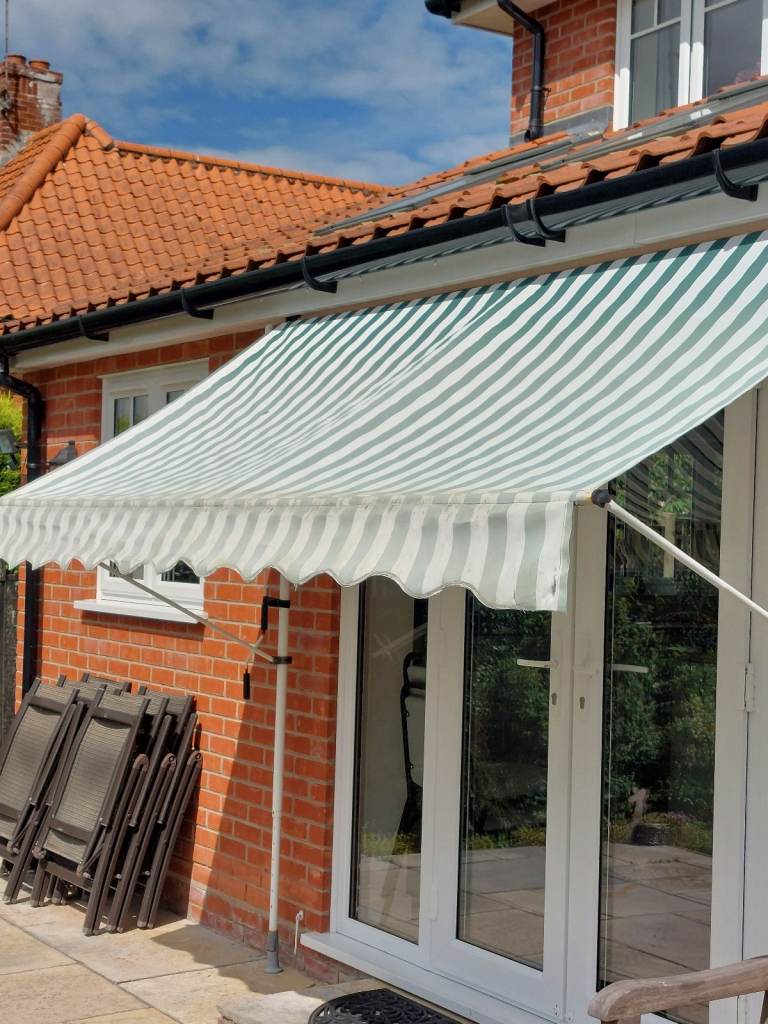 3.0m Manual Awning, Green and White
