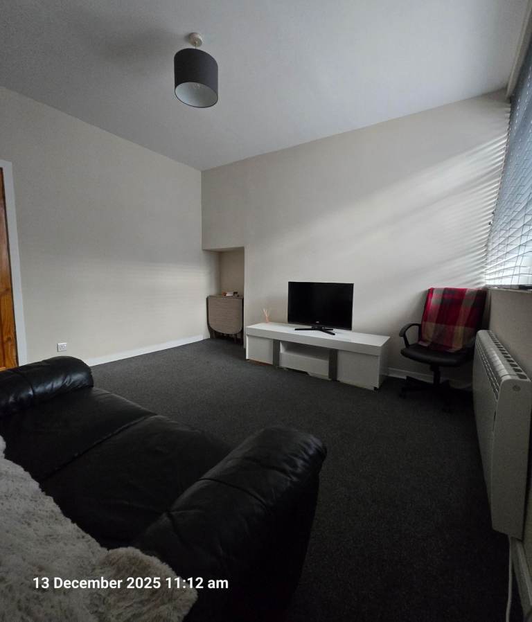 Fully furnished one-bedroom city centre apartment offered for rent