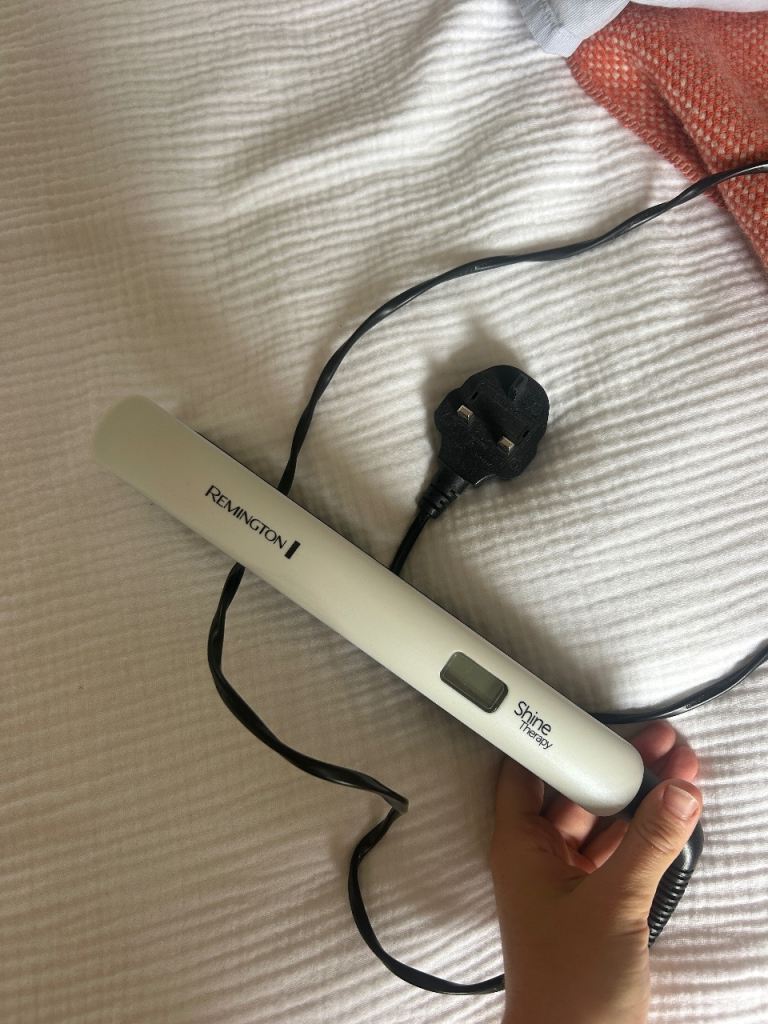 Remington Shine Therapy Hair Straighteners - Good Condition