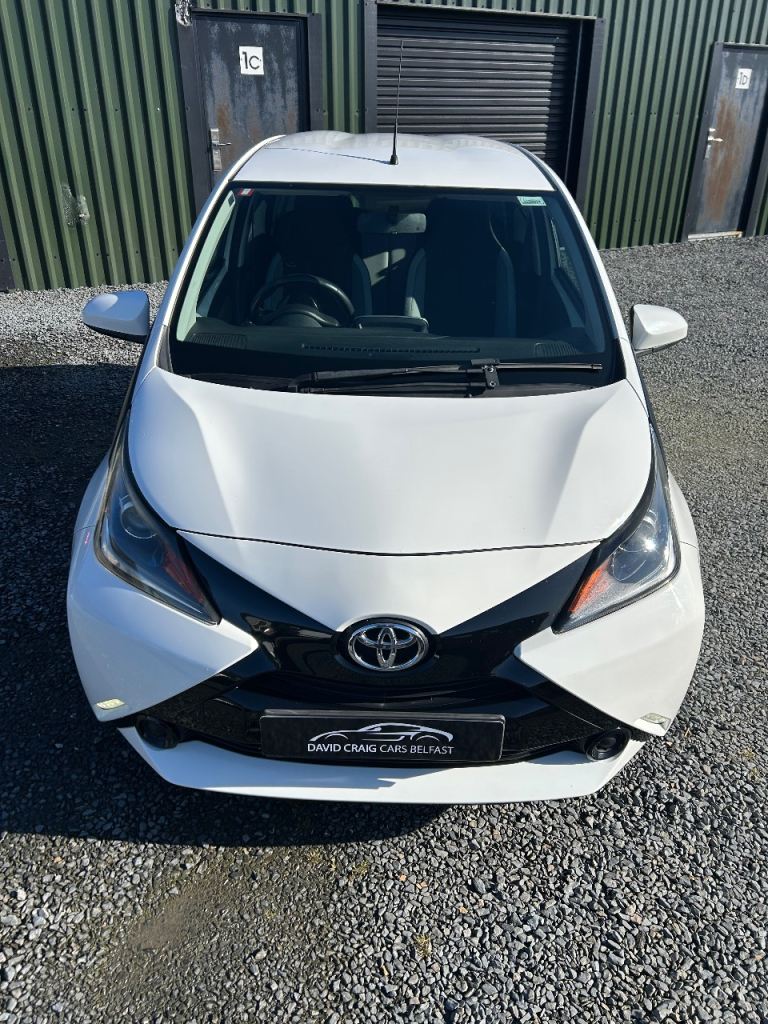 Toyota aygo x play 1.0 £20 tax 6 months warranty only 91k 
