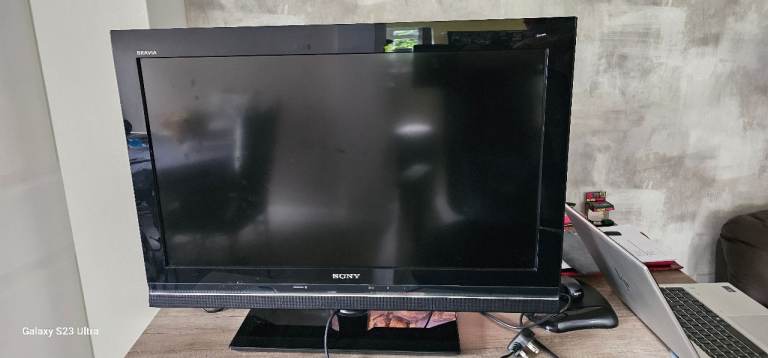 32" Sony TV – Excellent Condition (Upgraded to a Larger Screen)